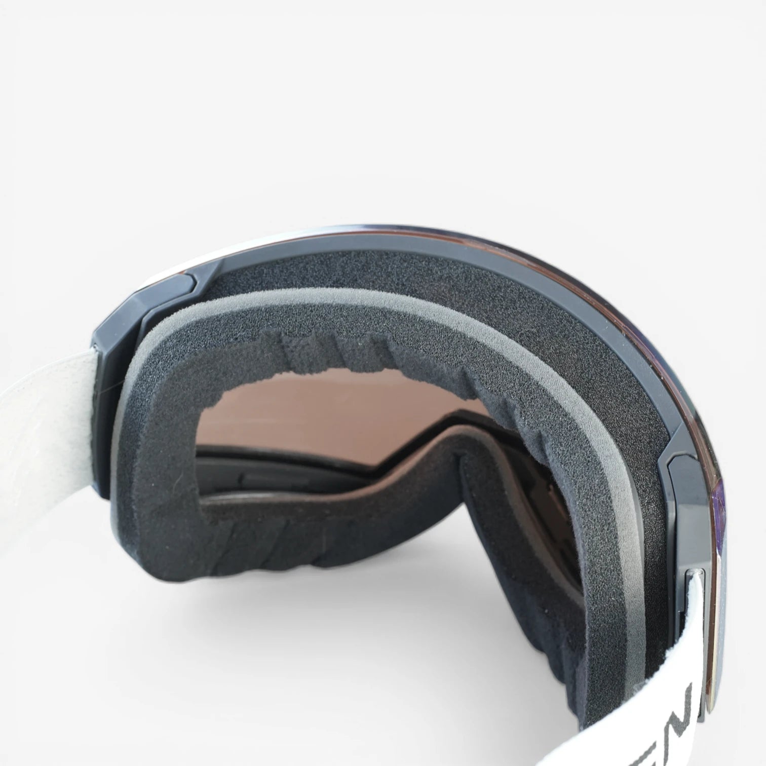 Niva Beige | Graphite Mirror Lens